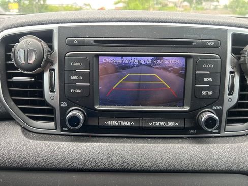 Used 2019 Kia Sportage LX AWD/4WD image 9