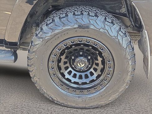 Used 2017 Toyota 4Runner TRD Off-Road AWD/4WD image 8