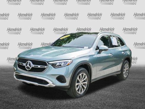 Used 2025 Mercedes-Benz GLC 300 4MATIC image 5