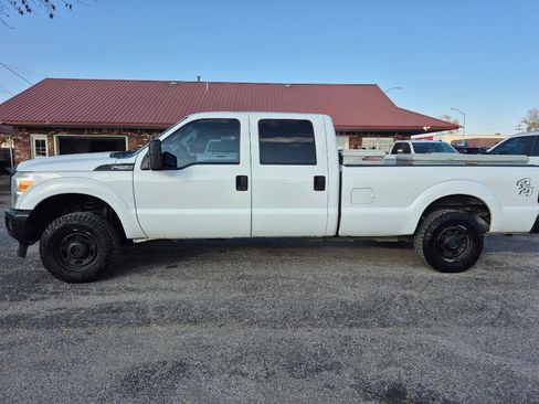 Used 2014 Ford F250 XL w/ Camper Package image 3