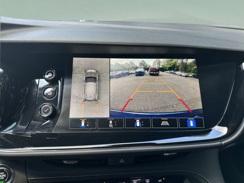 Used 2022 Buick Envision Avenir w/ Technology Package II FWD image 24