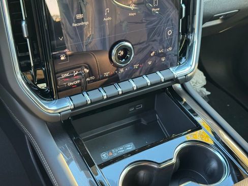 New 2026 GMC Yukon Elevation image 32