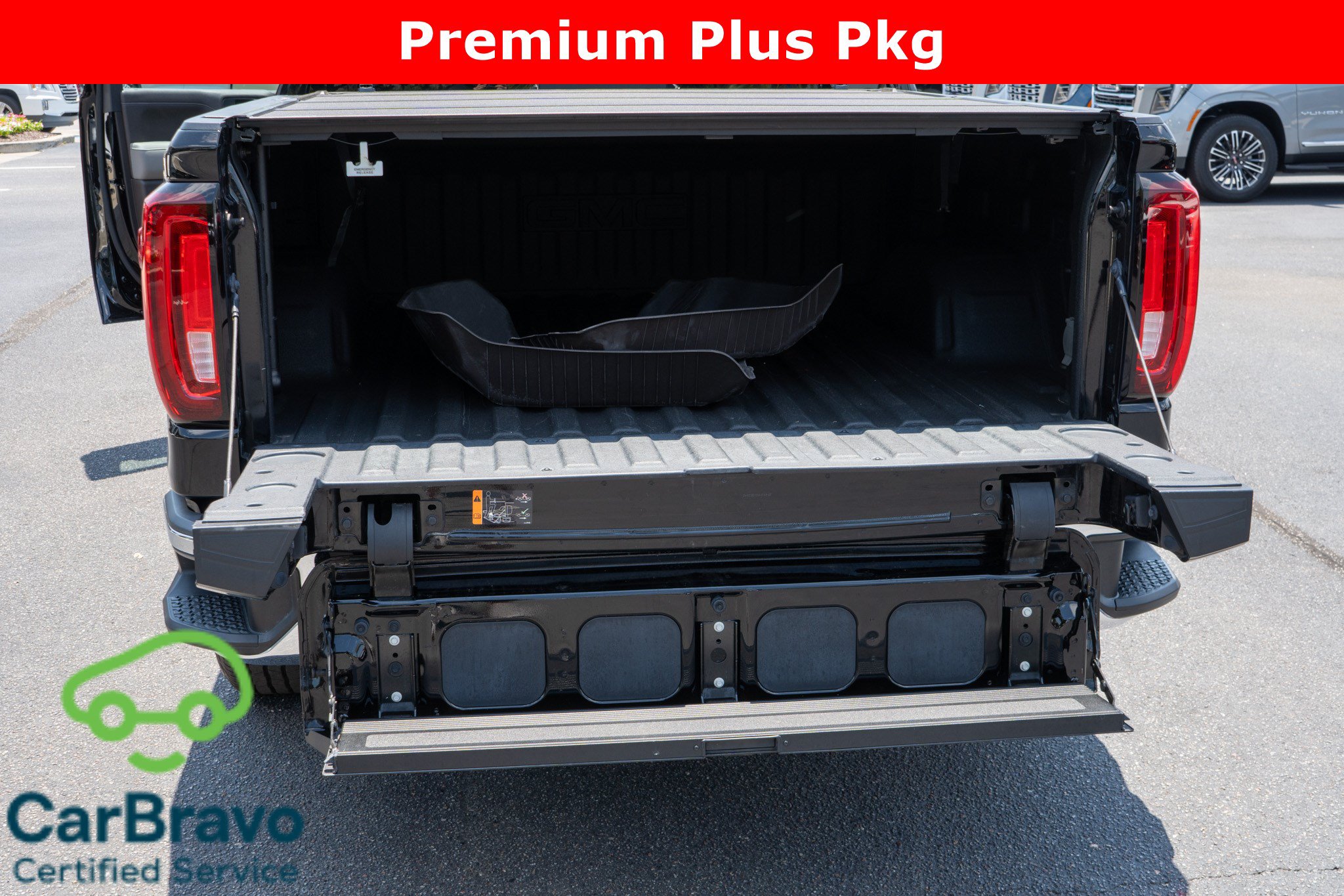 Used 2021 GMC Sierra 1500 SLT w/ SLT Premium Plus Package AWD/4WD image 30