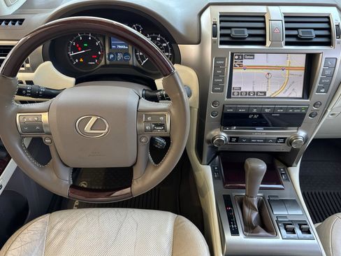 Used 2019 Lexus GX 460 Premium w/ Premium Package AWD/4WD image 18