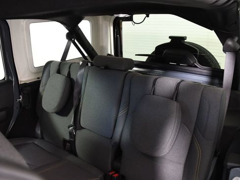 Used 2025 Jeep Wrangler Unlimited Sahara AWD/4WD image 27