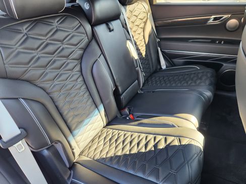 Used 2025 Genesis GV80 3.5T e-SC image 17