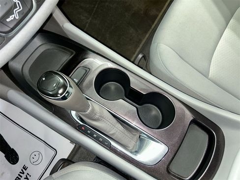 Used 2018 Chevrolet Malibu LS image 17