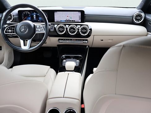 Used 2022 Mercedes-Benz A 220 4MATIC image 15