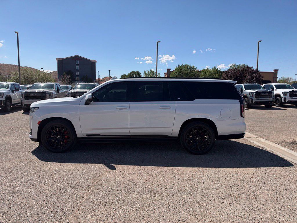 Used 2022 Cadillac Escalade ESV Sport w/ Touring Package AWD/4WD image 8