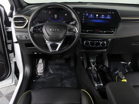 Used 2024 Chevrolet TrailBlazer ACTIV w/ Convenience Package image 11