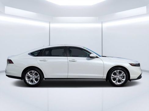 Used 2025 Honda Accord LX image 2