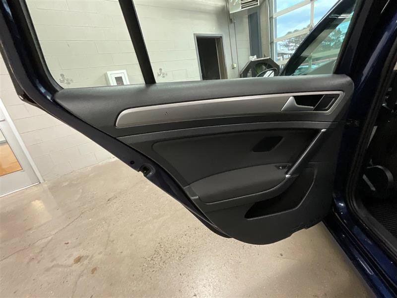Used 2016 Volkswagen Golf S FWD image 15