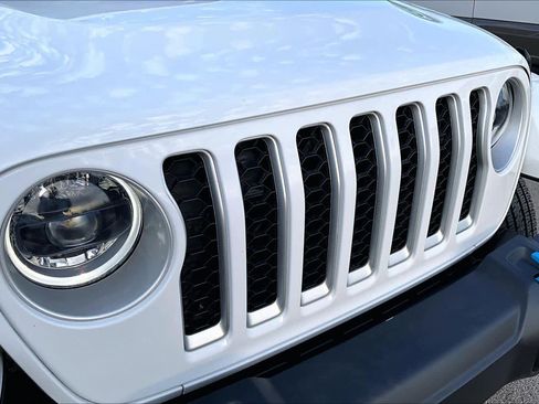 Used 2023 Jeep Wrangler Sahara w/ Cold Weather Group image 28