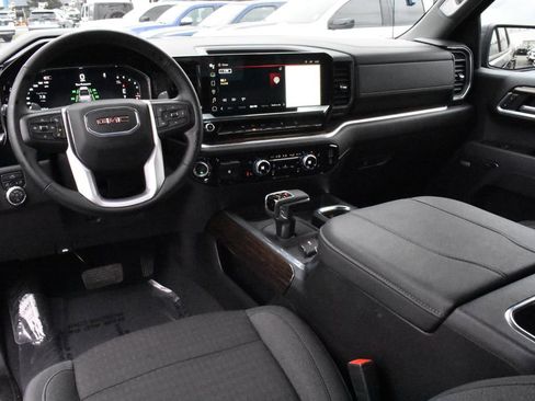 Certified 2025 GMC Sierra 1500 Elevation image 21