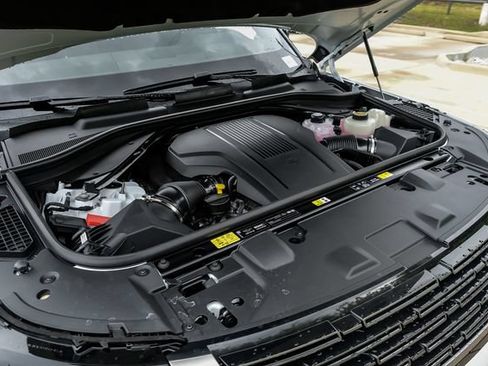 New 2026 Land Rover Range Rover Long Wheelbase SE AWD/4WD image 42