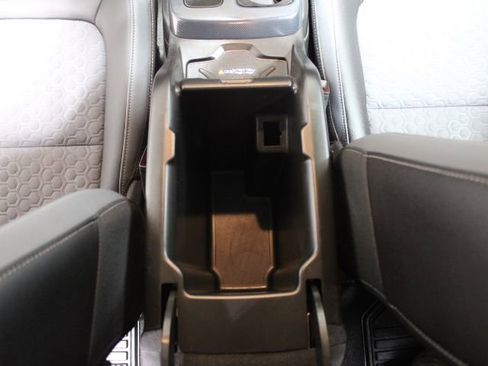 Used 2022 Chevrolet Colorado Z71 image 32