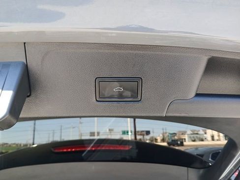 Used 2023 Volkswagen Atlas Cross Sport SEL R-Line image 10