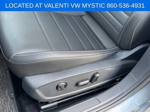Certified 2024 Volkswagen Jetta SE w/ Panoramic Sunroof Package FWD image 31
