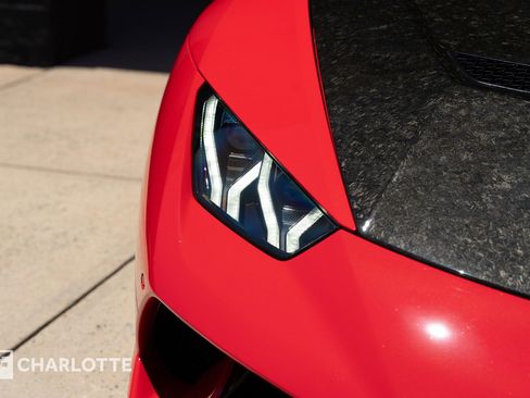 Used 2018 Lamborghini Huracan Performante image 4