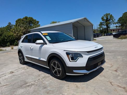 Certified 2023 Kia Niro EX FWD image 2