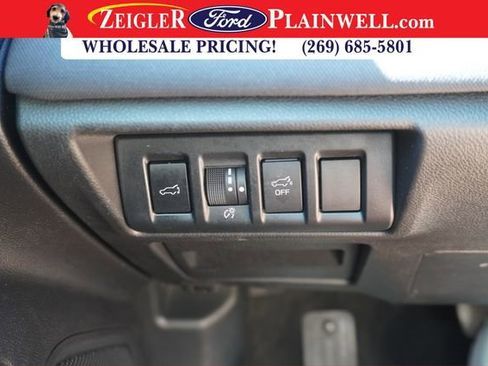 Used 2023 Subaru Outback Premium image 28