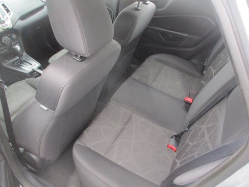 Used 2011 Ford Fiesta SEL image 9