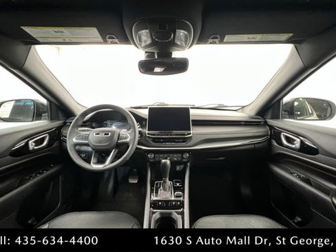 Used 2024 Jeep Compass Trailhawk image 9