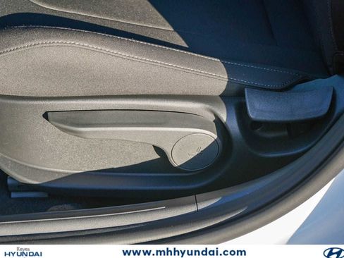 New 2026 Hyundai Elantra SEL Sport FWD image 23