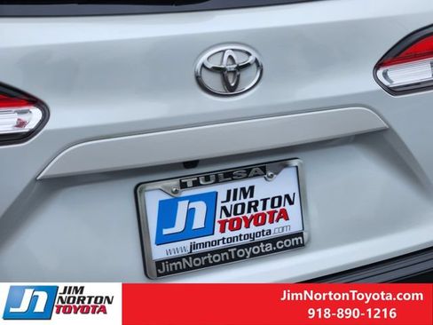 Used 2024 Toyota Corolla Cross LE FWD image 11