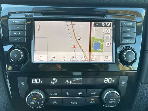 Used 2019 Nissan Rogue SL w/ Premium Package image 20