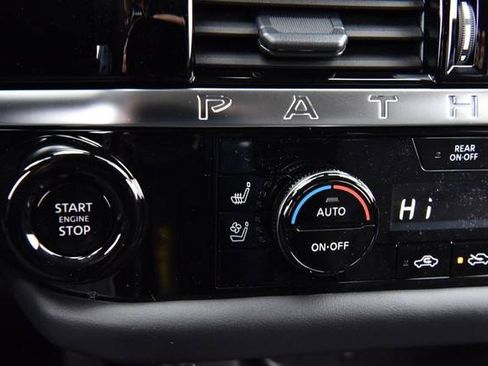 New 2026 Nissan Pathfinder Platinum image 20
