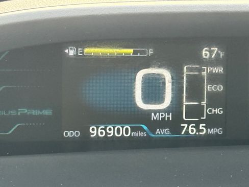 Used 2017 Toyota Prius Prime Plus w/ Preferred Accessory Package FWD image 30
