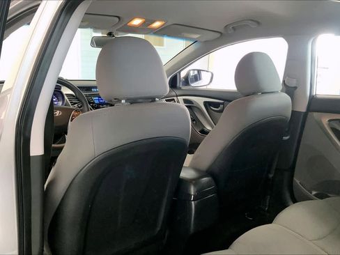 Used 2016 Hyundai Elantra SE image 11