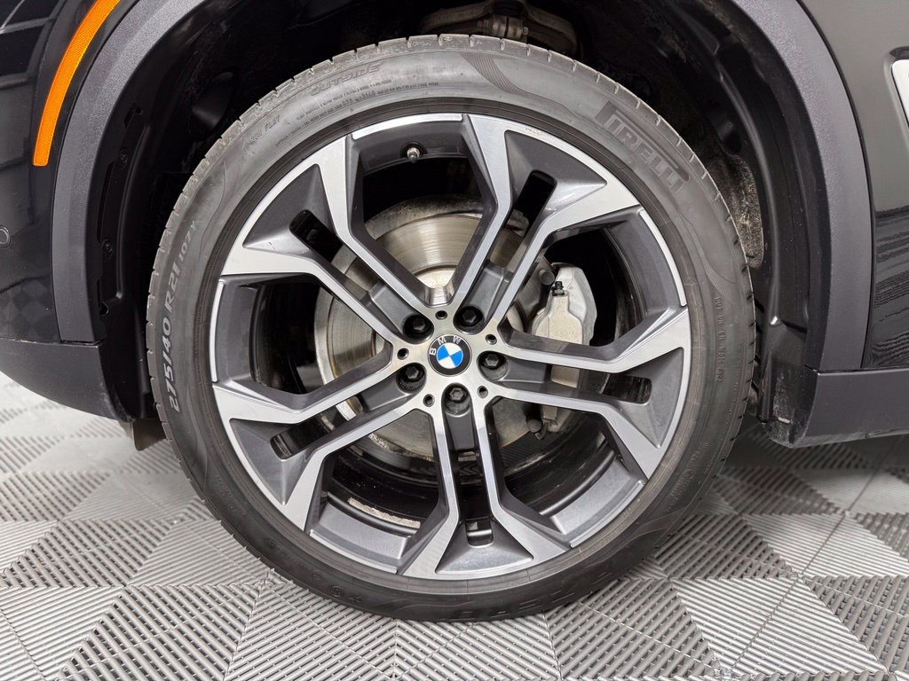 Used 2022 BMW X5 xDrive40i w/ Parking Assistance Package AWD/4WD image 13