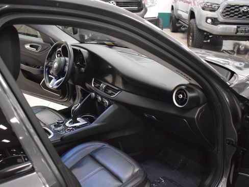 Used 2021 Alfa Romeo Giulia Sprint w/ Nero Edizione image 31