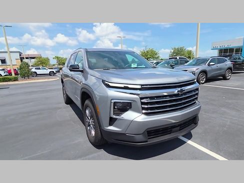 New 2026 Chevrolet Traverse LT w/ Driver Confidence Package FWD image 25