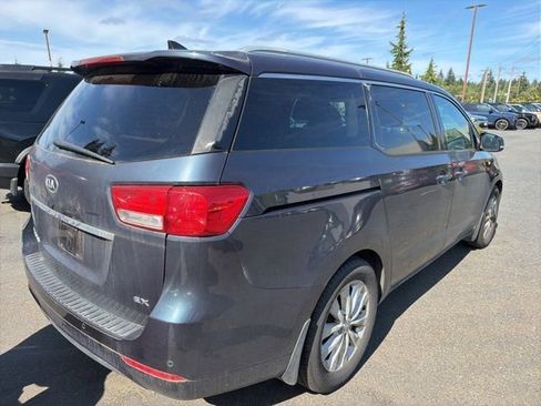 Used 2016 Kia Sedona EX FWD image 3