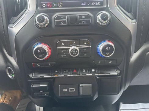 Used 2020 GMC Sierra 1500 Elevation w/ Elevation Value Package image 17