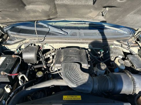 Used 1999 Ford Expedition XLT image 31