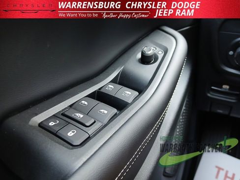 New 2025 Jeep Grand Cherokee L Limited w/ Luxury Tech Group II image 32
