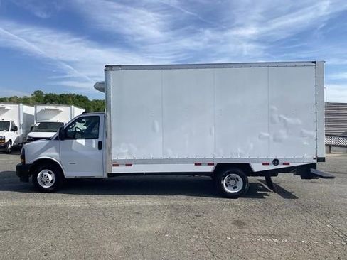 Used 2024 Chevrolet Express 3500 w/ Power Convenience Package RWD image 5