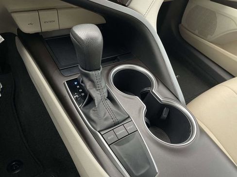 Used 2022 Toyota Camry LE image 32