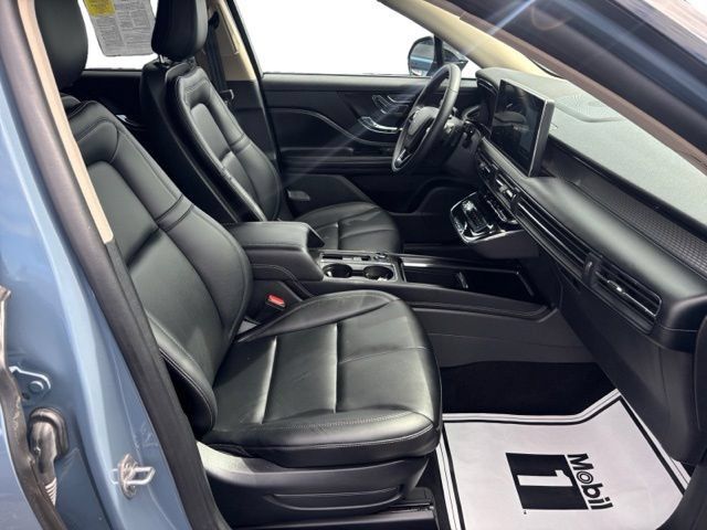 Used 2025 Lincoln Corsair AWD image 10