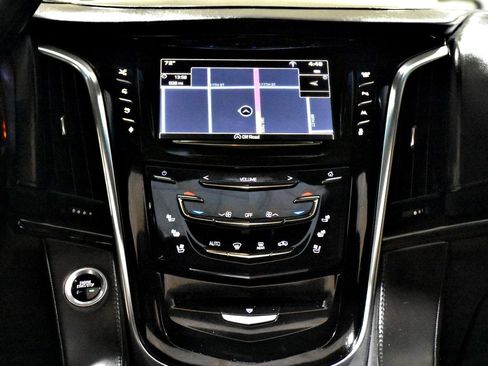 Used 2016 Cadillac Escalade Platinum AWD/4WD image 17