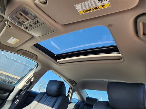 Used 2018 Honda Accord Touring image 16