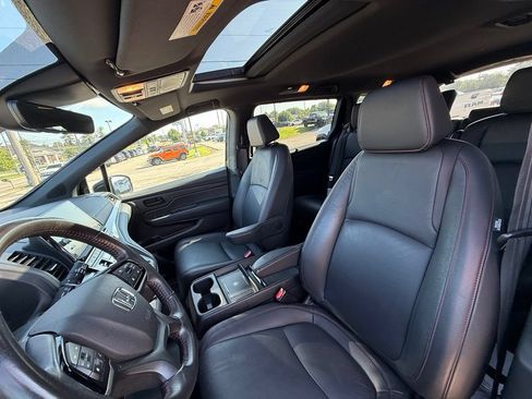 Used 2025 Honda Odyssey Sport-L image 12
