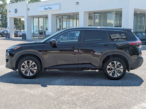 Used 2023 Nissan Rogue SV image 4