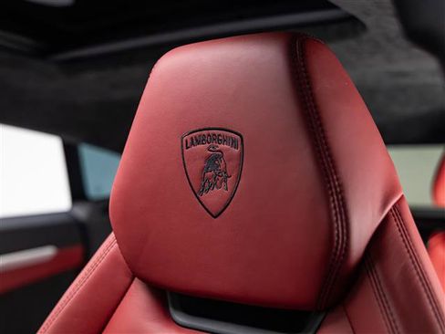 Used 2020 Lamborghini Urus AWD/4WD image 18