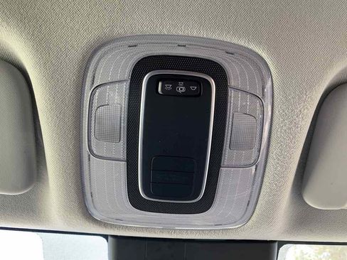Used 2021 Hyundai Elantra SE image 30