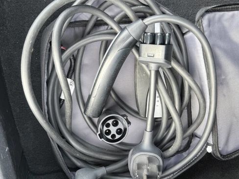 Used 2013 Tesla Model S Performance image 10